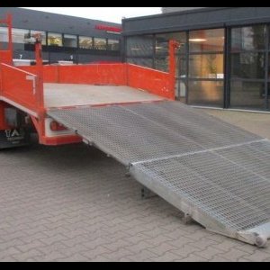 foto Iveco ML 120-190 /MANUAL HYDRAULIC RAMP