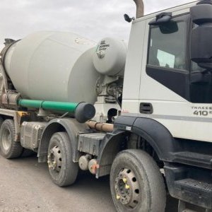 foto 9m3 mix / Autobetonmischmaschine Stetter 8x4 Iveco