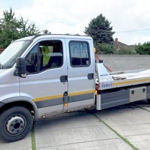 foto 6.7t abchlepp plate 7sitze EUR5 Iveco Daily 65C17D kipp winde